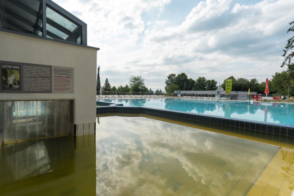 HOLIDAYPARK KOVACOVA BASENY TERMALNE LECZNICZE AQUAPARK NA SŁOWACJI KĄPIELISKO