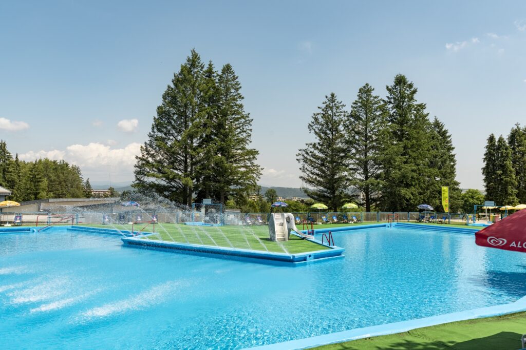 HOLIDAYPARK KOVACOVA BASENY TERMALNE LECZNICZE AQUAPARK NA SŁOWACJI KĄPIELISKO